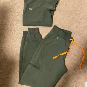 Figs Women's Green Scrub set